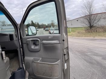 2001 chevrolet express sel with 205506 miles for sale near elk-river, minnesota 4d78f4ac74264939b923def6e95dbca7.jpg