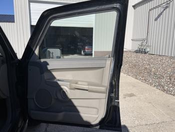 2006 jeep commander sel with 151609 miles for sale near elk-river, minnesota 525a1ef4399f4cd7983b0fd4561aa844.jpg