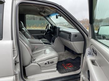 2004 chevrolet suburban with 289418 miles for sale near elk-river, minnesota 5410a5cc6767413182abc703720a0d0e.jpg