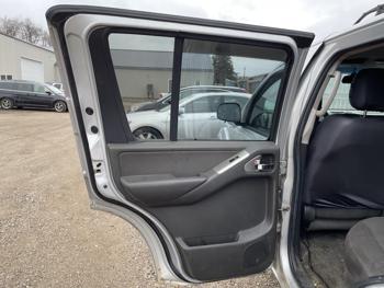 2005 nissan pathfinder sel with 260382 miles for sale near elk-river, minnesota 54fdfe0ccb054188ac0a549e1da3f7ae.jpg