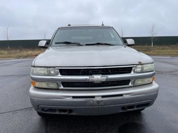 2004 chevrolet suburban with 289418 miles for sale near elk-river, minnesota 56854bf25d1c46ef862c692d7fe572e7.jpg