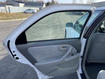 1998 toyota camry sel with 171459 miles for sale near elk-river, minnesota 573a27ed10864676b3644637c4ac1c26.jpg