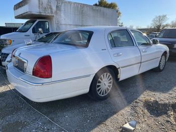 2005 lincoln town-car sel with 236457 miles for sale near elk-river, minnesota 5c712adf79c540bbaf4cec5ca39fed0f.jpg