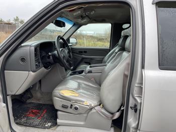 2004 chevrolet suburban with 289418 miles for sale near elk-river, minnesota 5d7223a459564c95bed0cb6ed85babcf.jpg