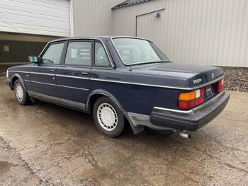 1989 volvo 240-series dl with 241920 miles for sale near elk-river, minnesota 6afeeaac289a46ca97b71393f7185476.jpg