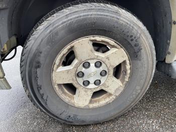 2004 chevrolet suburban with 289418 miles for sale near elk-river, minnesota 71819f5ebd1e4a888d20fc304b63d647.jpg