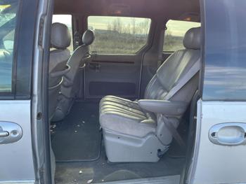 2000 chrysler town-and-country limited with 184467 miles for sale near elk-river, minnesota 9734e571725f44cca3e6318ca07b081c.jpg