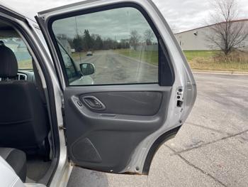 2005 mazda tribute s with 211798 miles for sale near elk-river, minnesota a4fec26fc91f4cc9b6a94f1c03470d62.jpg