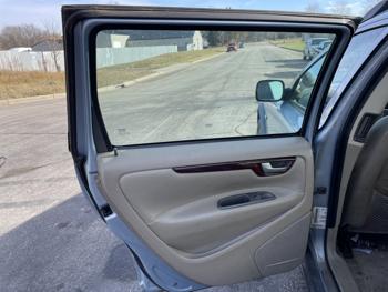 2001 volvo v70 with 186232 miles for sale near elk-river, minnesota b697caf9683148bebc6b9ddcec355eee.jpg