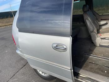 2000 chrysler town-and-country limited with 184467 miles for sale near elk-river, minnesota b84753f0e61c406eaea6304af199c38a.jpg