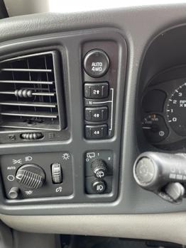 2004 chevrolet suburban with 289418 miles for sale near elk-river, minnesota bb5d55d80c6a463b9a2b606957ea9354.jpg