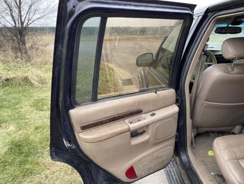 1999 ford explorer xls with 347393 miles for sale near elk-river, minnesota bc66b067da7447309dfb7c7393ae3c41.jpg