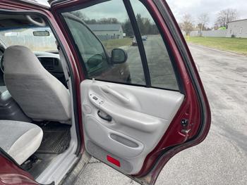2001 ford expedition xlt with 191717 miles for sale near elk-river, minnesota ccc26bf519b947bfbab5e829ab3ecf53.jpg