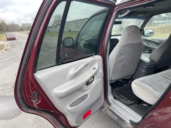 2001 ford expedition xlt with 191717 miles for sale near elk-river, minnesota d5717fab7c5b489d87905a6e76e38e5d.jpg