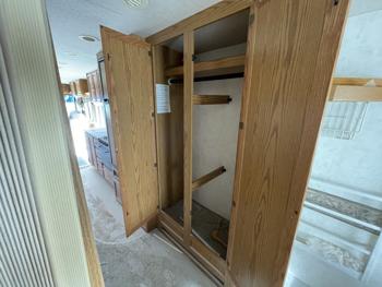 1999 ford motorhome-chassis super-duty with 106821 miles for sale near elk-river, minnesota dcd7aba739254a178775eb2d8807ef80.jpg