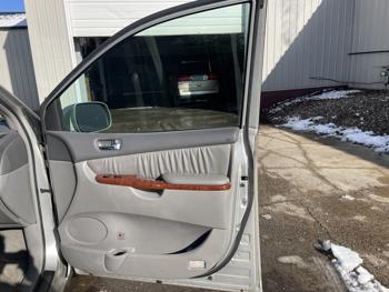 2004 toyota sienna xle with 143682 miles for sale near elk-river, minnesota f2c71a28a7404f4682880711e2b95626.jpg