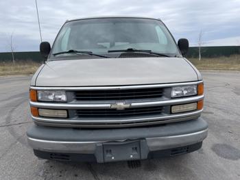 2001 chevrolet express sel with 205506 miles for sale near elk-river, minnesota f39cfb498f954e27a8d980441ea63881.jpg