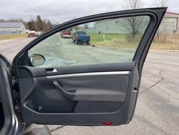 2009 volkswagen rabbit base with 141462 miles for sale near elk-river, minnesota f750c812654a4e53b362df08167f135e.jpg