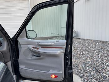 2001 lincoln navigator-l sel with 216101 miles for sale near elk-river, minnesota f759160209544a09a46efd612cae7e73.jpg