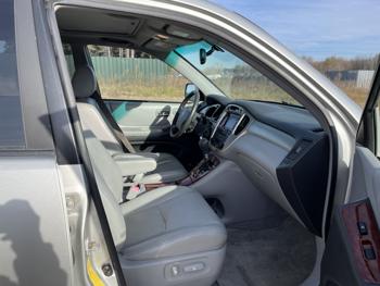 2004 toyota highlander std with 220107 miles for sale near elk-river, minnesota f8e7b7c9b2074fa691e4003ff2c8a7ba.jpg