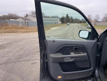 2006 honda pilot ex-l(-with-navi) with 270184 miles for sale near elk-river, minnesota fad41b274efe4deb818915879a2a507f.jpg